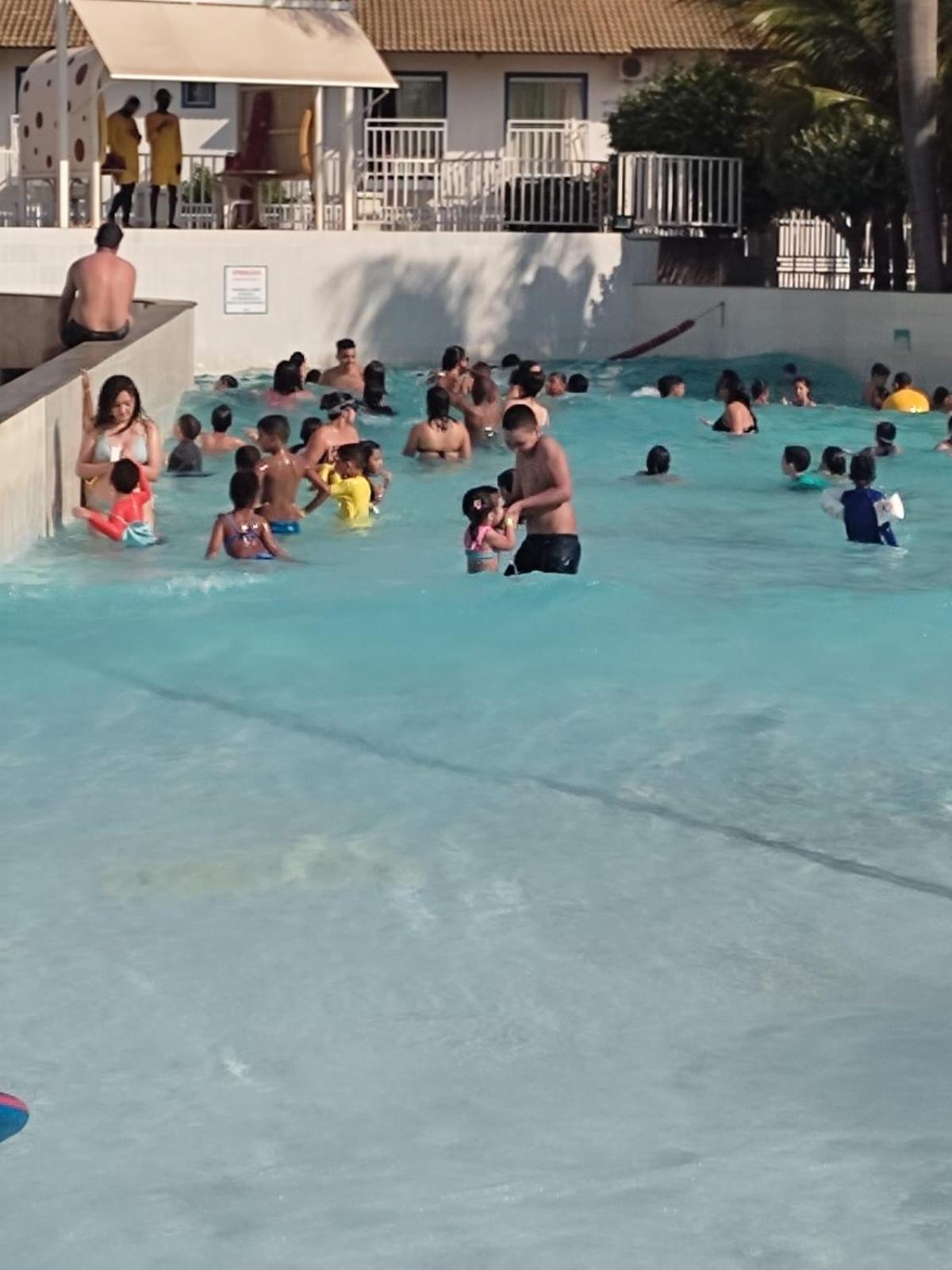 Apto Completo Com Parque Aquatico 24 Horas Lacqua Diroma Caldas Novas Esterno foto